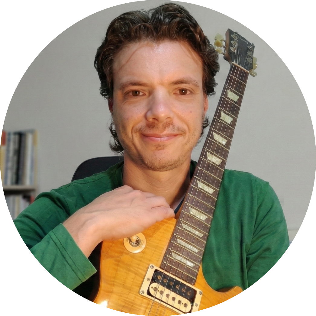 פרופיל מורה של אלכס רזניקוביץ