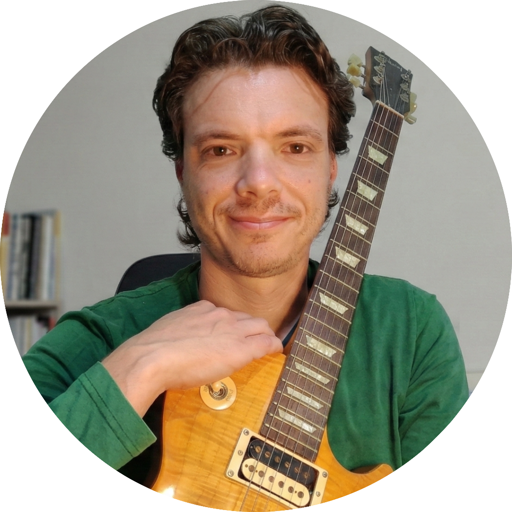 פרופיל מורה של אלכס רזניקוביץ